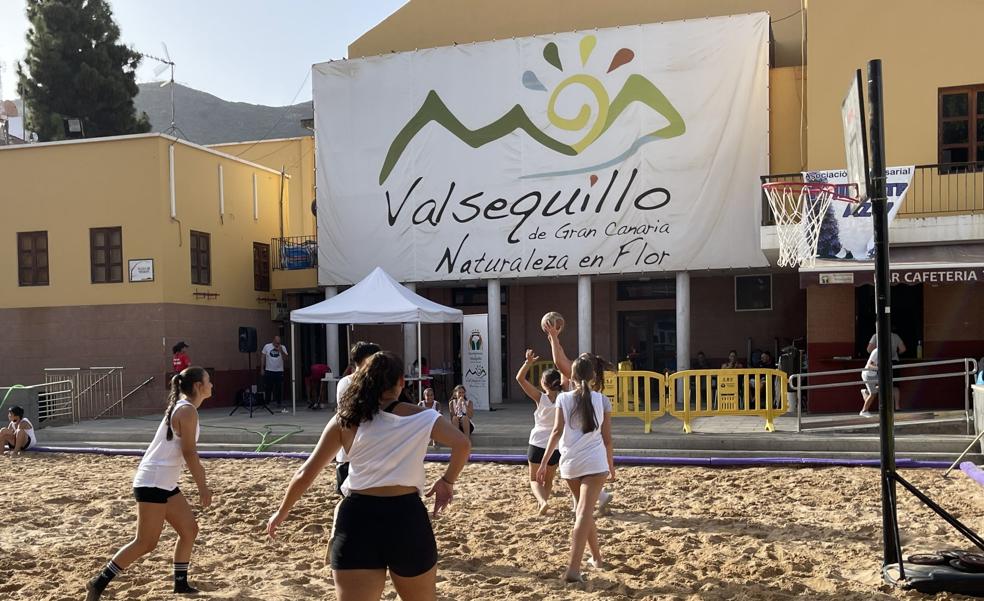 La Plaza Tifariti se convierte en una playa sin salir de Valsequillo