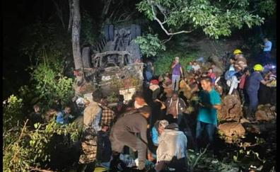 Dieciséis migrantes mueren al caer al vacío en Nicaragua el autobús en el que viajaban