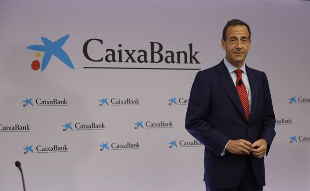 CaixaBank gana 1.573 millones en el primer semestre, un 17,1% más en base comparable
