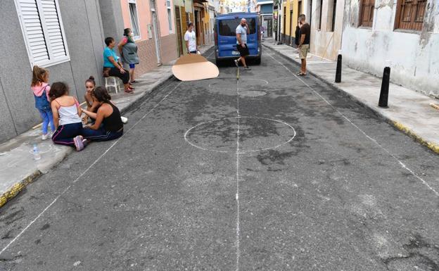 Las calles de La Isleta se preparan para la procesión 'terrestre' de la virgen del Carmen
