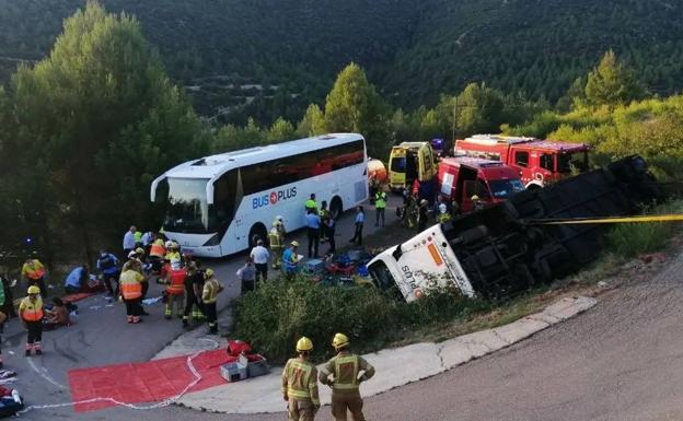 Dos heridos graves en el accidente de guagua de Barcelona