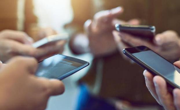 Restricciones tecnológicas para adolescentes, pero también para sus padres