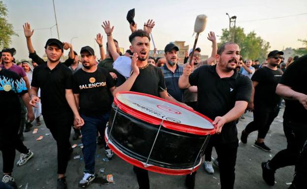 Los partidos proiraníes salen a la calle para oponerse a la ocupación del Parlamento de Irak