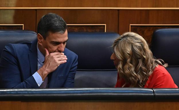 Pedro Sánchez y Yolanda Díaz en el Congreso.