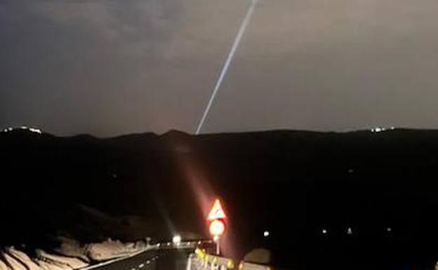 Un foco de luz contamina el cielo de Gran Canaria