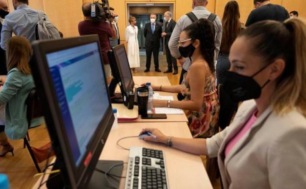 Economía amplía en 176.000€ el pago a las cámaras para tramitar ayudas covid