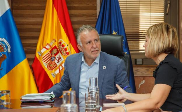 La bonificación a las guaguas genera división en el Gobierno