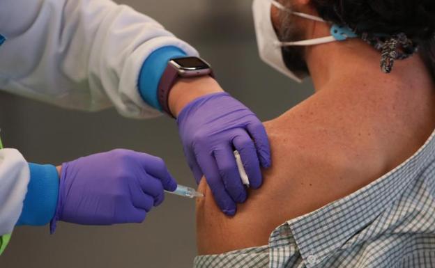 Canarias recibe las primeras 203 dosis de vacunas contra la viruela del mono