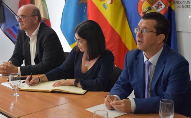 Darias espera que en «las próximas semanas» llegue el segundo lote de vacunas contra la viruela