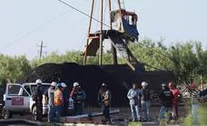 México trabaja contrarreloj para rescatar a una decena de mineros atrapados por un derrumbe