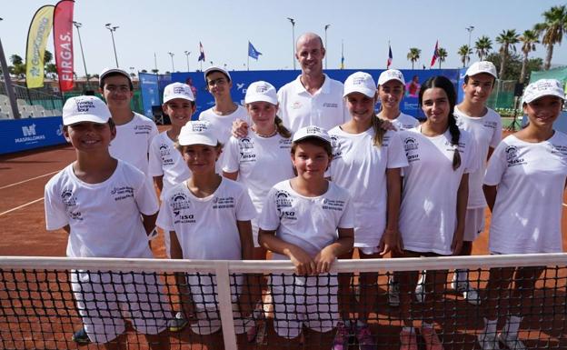 «Todos los niños que juegan al tenis tienen buenas notas»