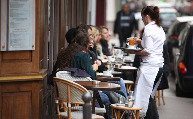 El salario español sigue casi 450 euros por debajo de la media europea