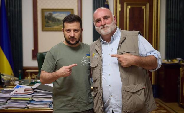 Zelenski agradece a José Andrés que haya repartido 130 millones de comidas