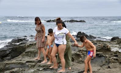 Canarios sin dinero para salir de vacaciones: «Queda la playa»