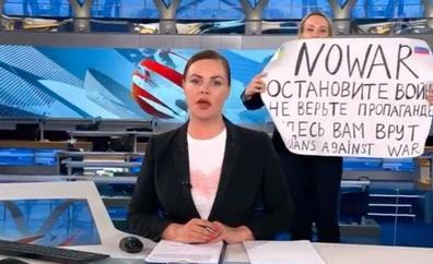 Rusia pone bajo arresto domiciliario a la periodista que protestó contra la guerra en un programa en directo