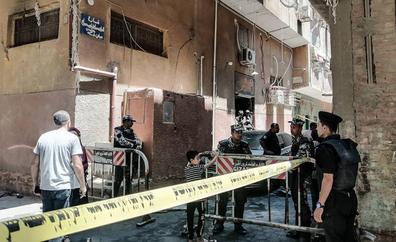 Un fallo eléctrico provoca un incendio en una iglesia que deja 41 muertos en Egipto