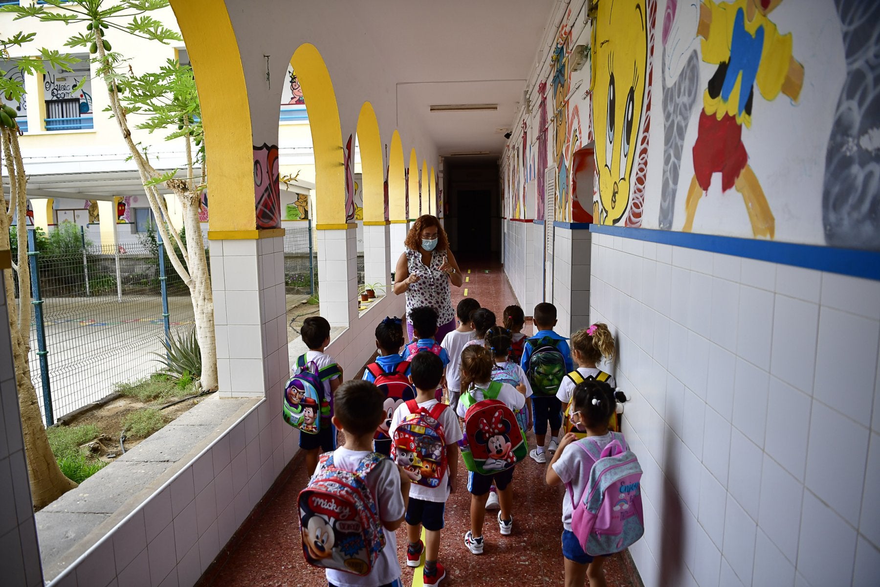 Las AMPA exigen a Educación que los centros dejen de «imponer copagos»
