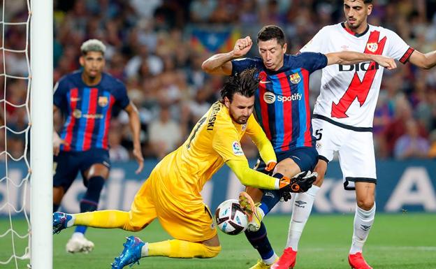 Lewandowski en su debut en partido oficial con el Barça en el Spotify Camp Nou. 