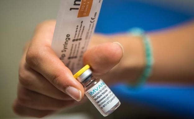 Cuatro casos confirmados y diez en estudio de viruela del mono desde el viernes en Canarias