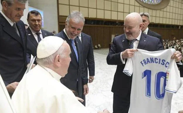 El papa Francisco recibe en el Vaticano al CD Tenerife