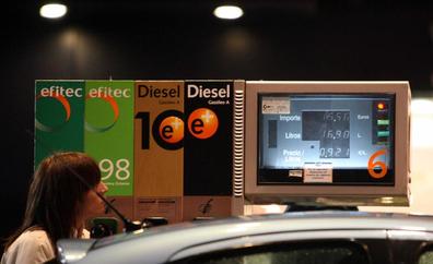 El precio de los carburantes se abarata un 16% desde junio