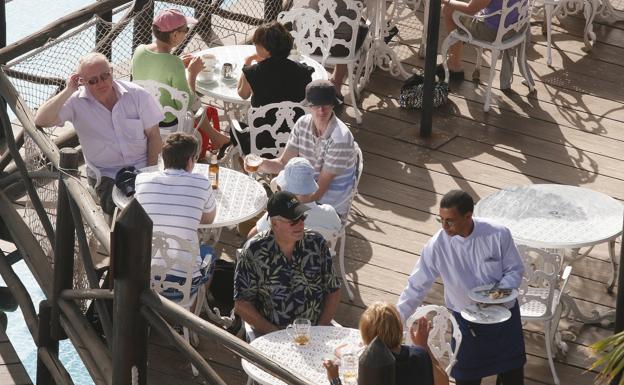 La CCE advierte de la «desaceleración» de la economía canaria en los próximos meses