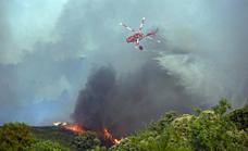 Los incendios forestales vuelven a amenazar a cinco islas