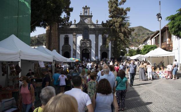 Las Fiestas del Pino arrancan al ritmo de Los Gofiones