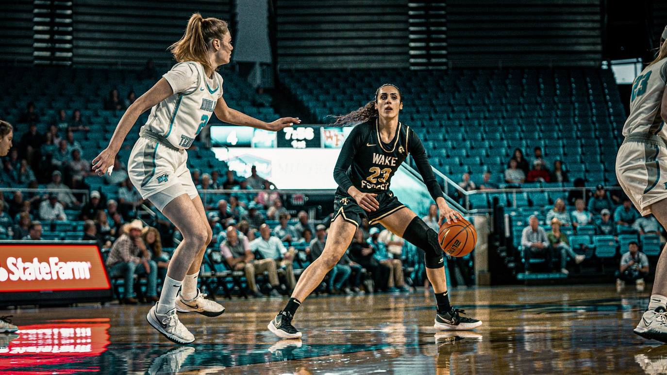 Christina Morra, potencia canadiense bajo los aros para el CB SPAR Gran Canaria