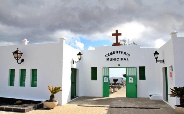 45 nichos en el cementerio de Tías