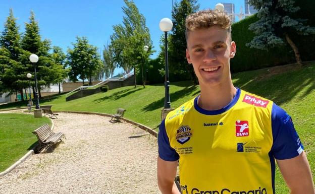 Adrián Olalla: «Si jugamos bien, estoy convencido de que vamos a ganar todo»