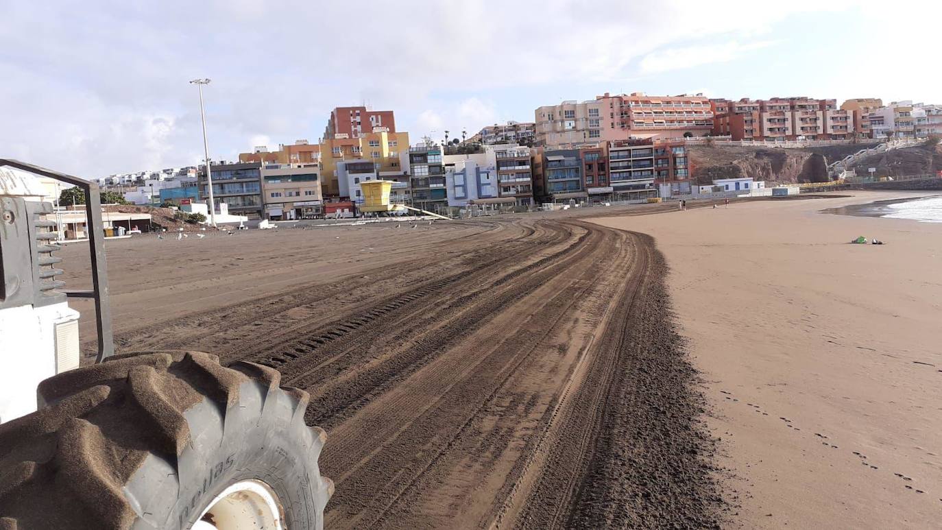 30.000 personas participan en el espectáculo de fuegos artificiales de Melenara