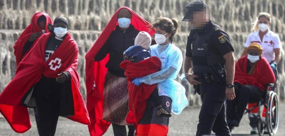 Red Cross identifies 101 missing migrants en route to the Canary Islands