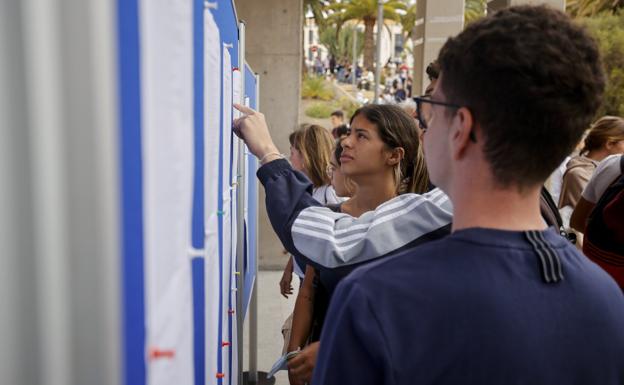 Canarias es la región que más castiga a los jóvenes formados: Uno de cada cuatro está parado