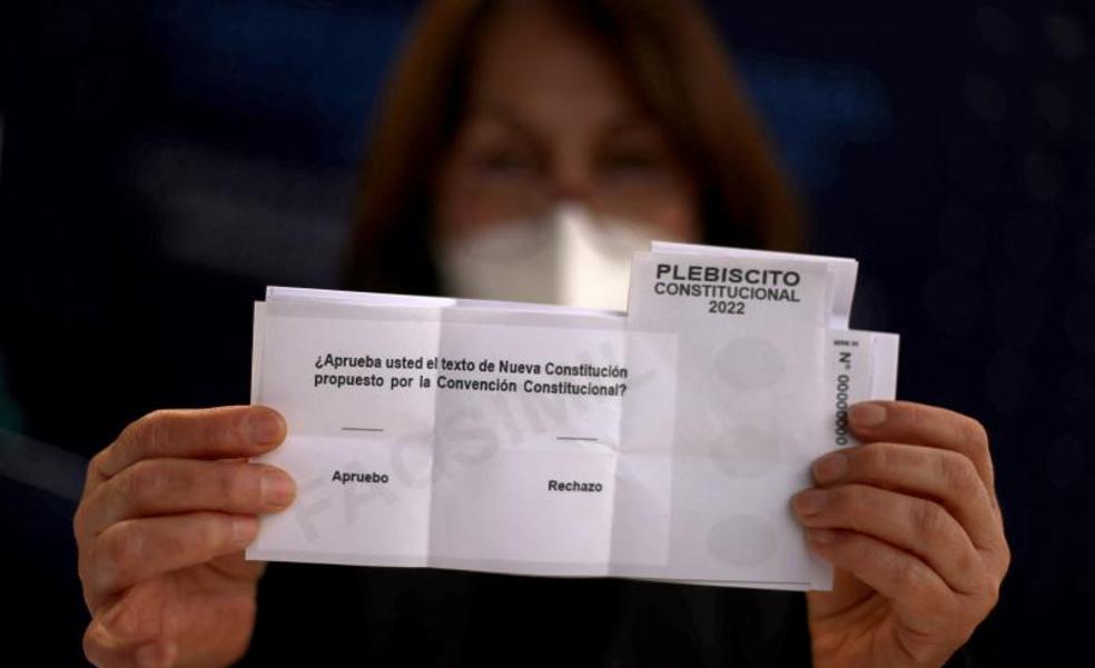 Chile vota con dudas una nueva Constitución más inclusiva