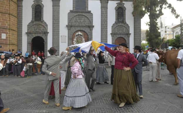 Antonio Morales anima a participar en las fiestas del Pino