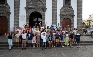 La romería-ofrenda del Pino reúne a 52 jóvenes verseadores de Canarias