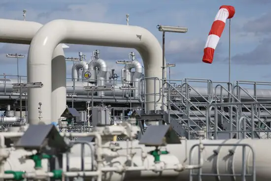 Bruselas propone un tope al gas ruso, medidas de ahorro energético y un impuesto a las eléctricas