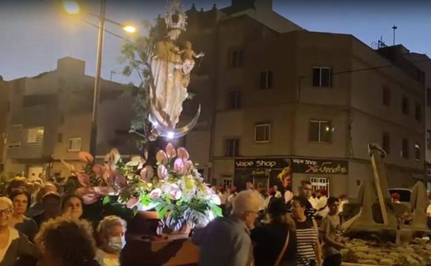 Procesión de la Virgen del Pino en Playa de Arinaga