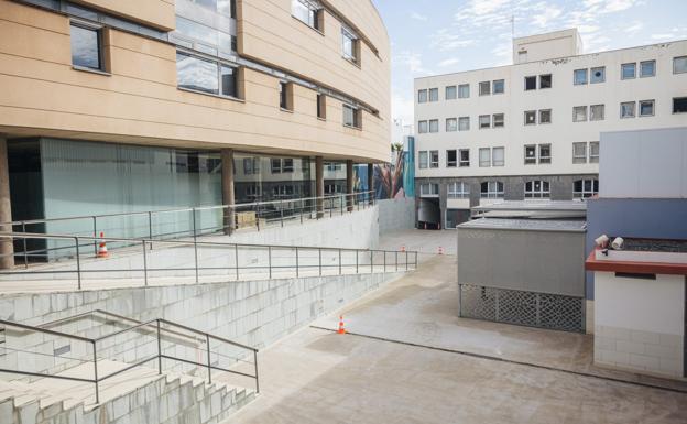 El Teatro Cuyás pone a punto sus instalaciones para el arranque de la nueva temporada