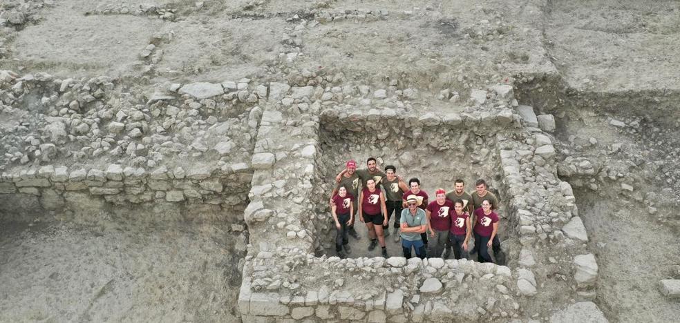 They discover a Roman tower and a Roman wall in Albacete