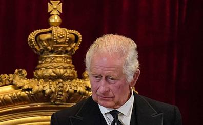 Crisis económica, política y constitucional: el Reino Unido que hereda Carlos III