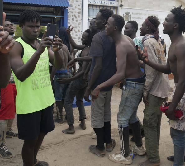 Marruecos arresta 34 emigrantes que esperaban para embarcar hacia Canarias