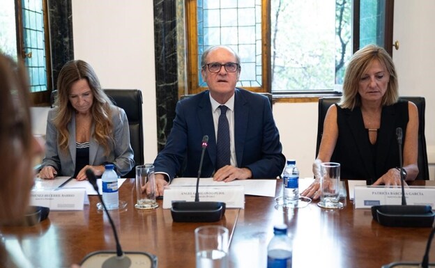 The Ombudsman, Ángel Gabilondo, at the meeting this Tuesday. 