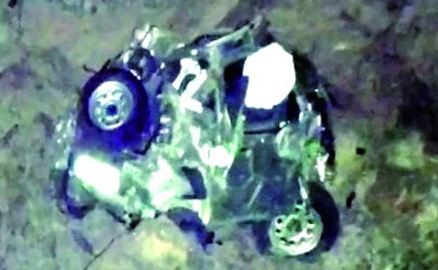 Se quedó sin frenos y se precipitó 130 metros por un barranco en La Sorrueda