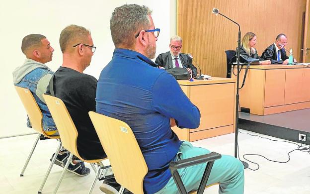 Reconocen que se vistieron de guardias civiles para robar una casa