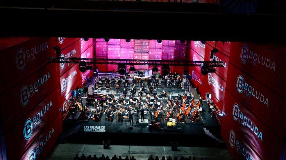 Concierto de la Orquesta de Gran Canaria entre contenedores
