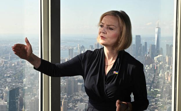 La primera ministra británica, Liz Truss, en el Empire State Building, en Nueva York. /REUTERS