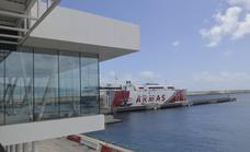 Las Palmas desbanca a Agaete como primer puerto en tráfico con Tenerife
