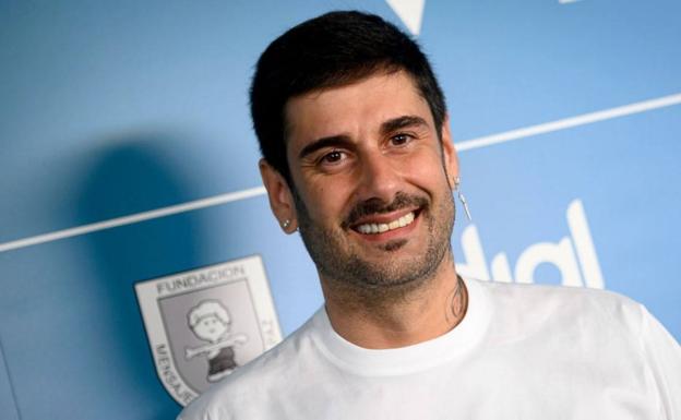 El discurso de Melendi atrapa corazones en los Premios Dial 2022